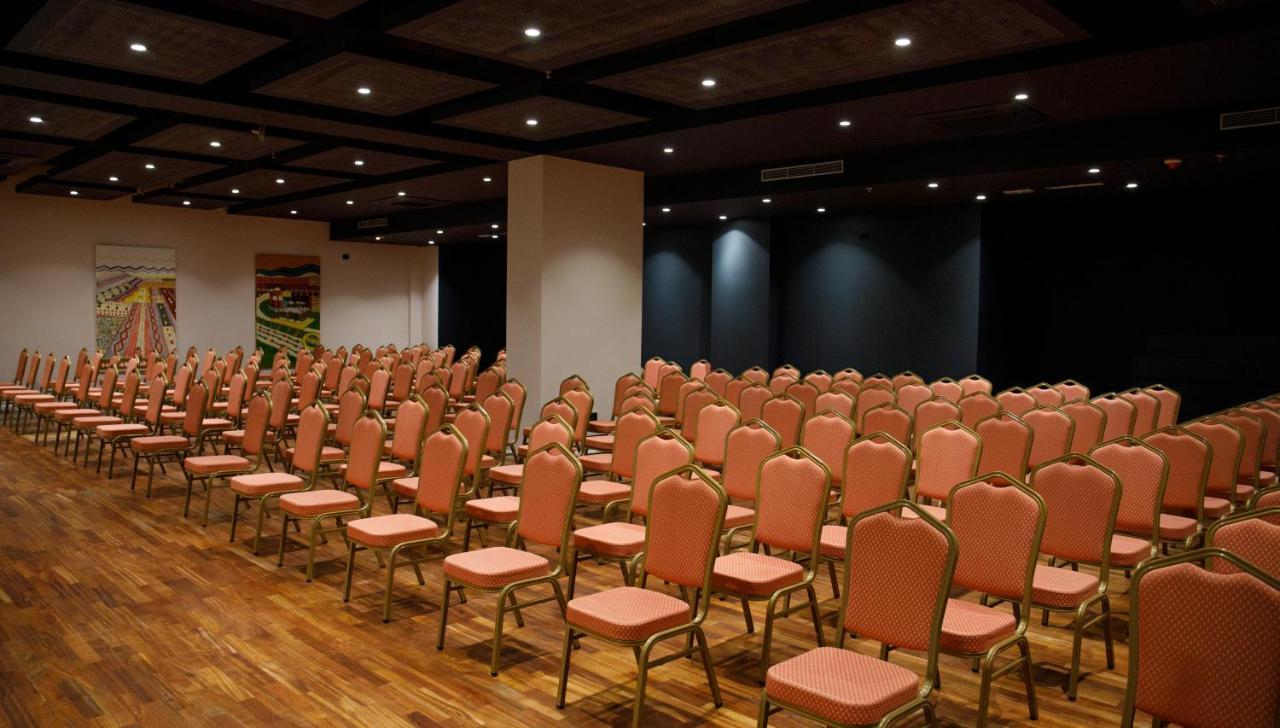 Arka Art Hotel Tirana Kültér fotó Auditorium