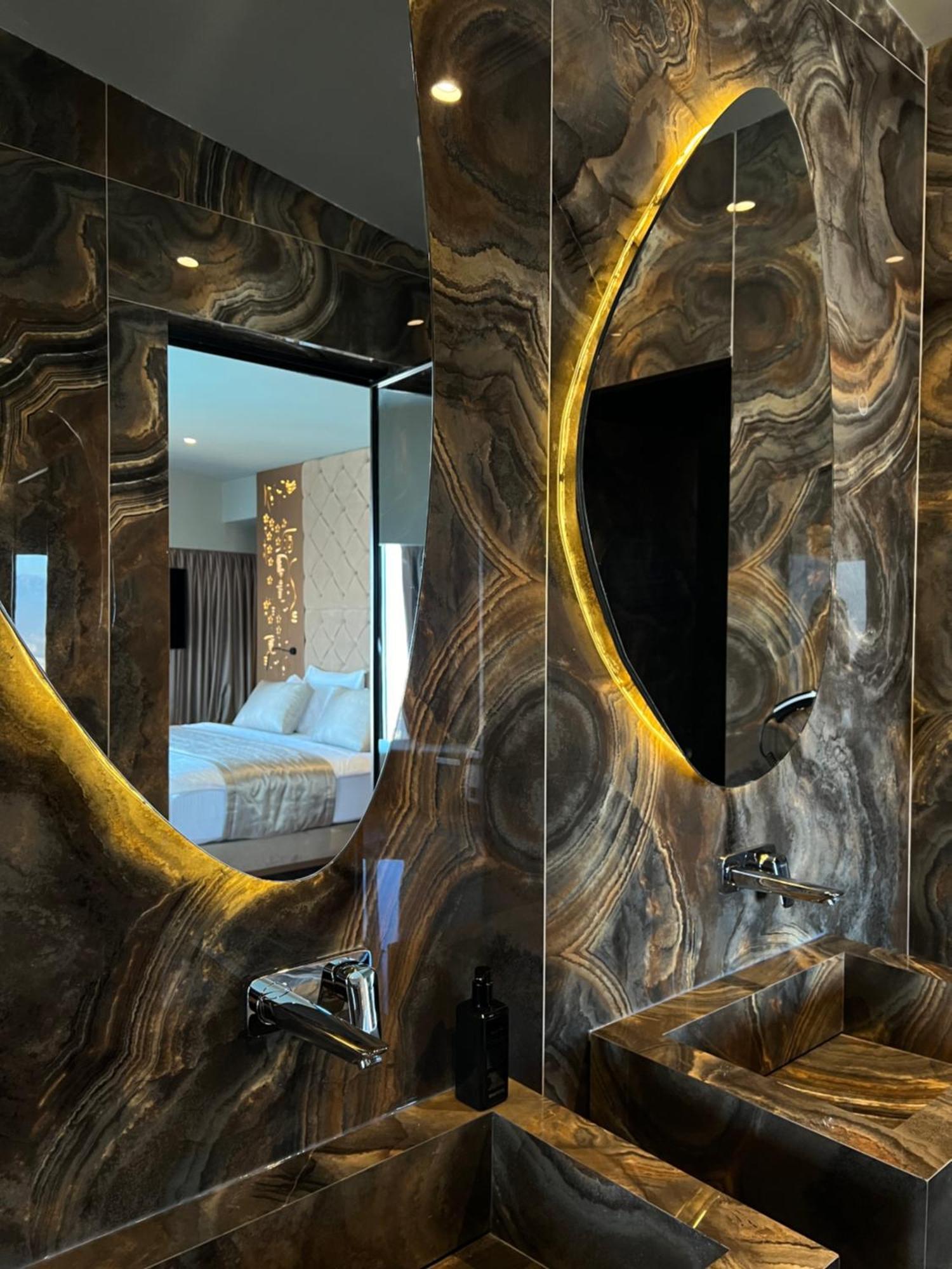Arka Art Hotel Tirana Kültér fotó Bathroom