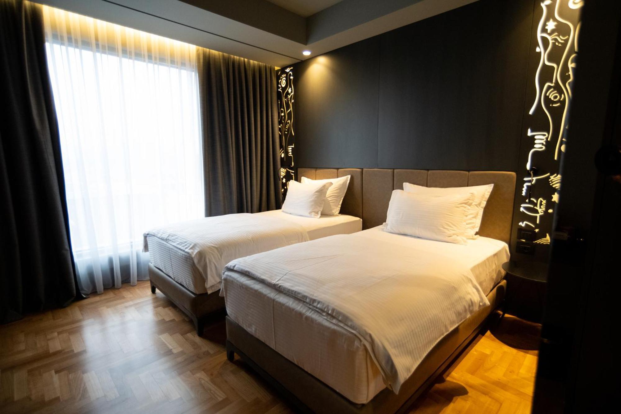 Arka Art Hotel Tirana Kültér fotó Deluxe Twin Room
