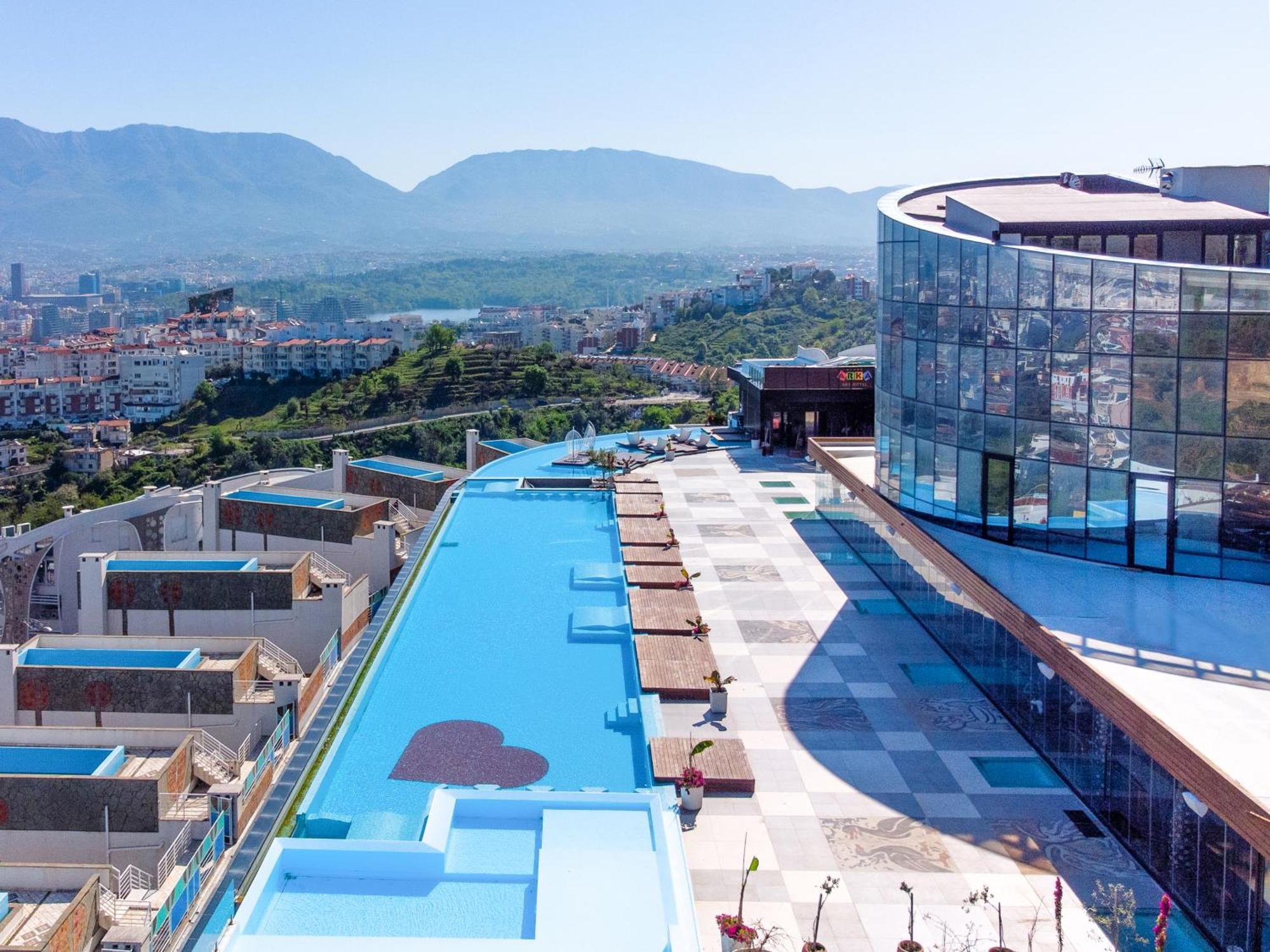 Arka Art Hotel Tirana Kültér fotó Skyline